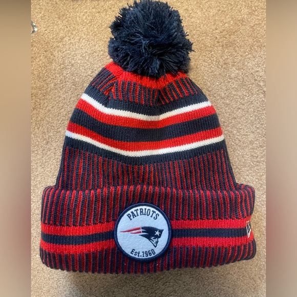 Brand New! New Era New England Patriots 2019 NFL Sideline Home Reverse Knit Hat - Picture 2 of 4